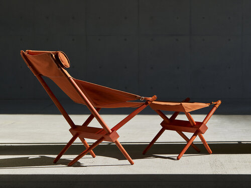 加工を最小限に抑え、独自の佇まいを生み出した椅子