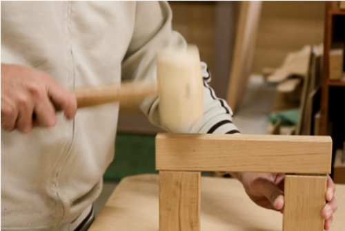 ただはめ込むだけではない組み立て