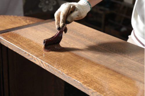 肌触りよく仕上げるオイル塗装