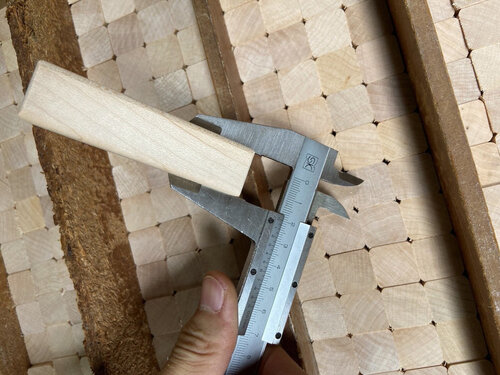 精度ある１２０ｍｍまでの木材を1度で削り出し可能です。