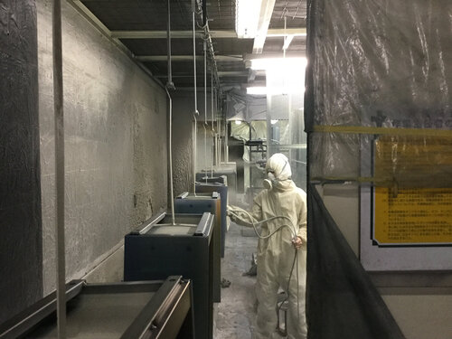 木とスチールの塗装